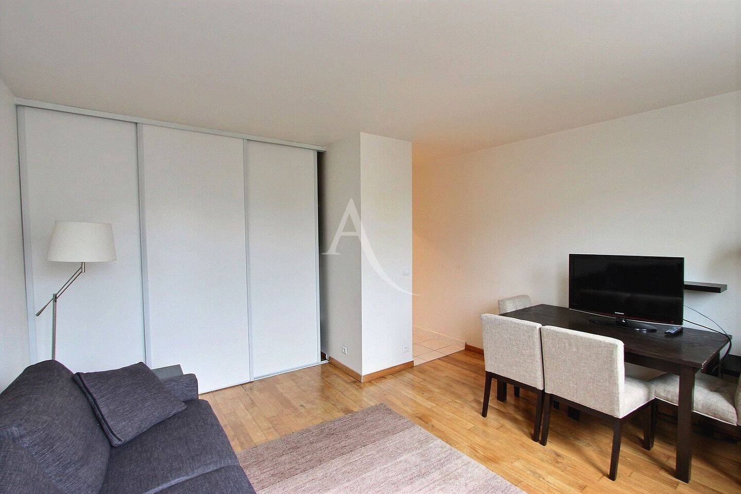Maison à louer, 25m², LEVALLOIS PERRET