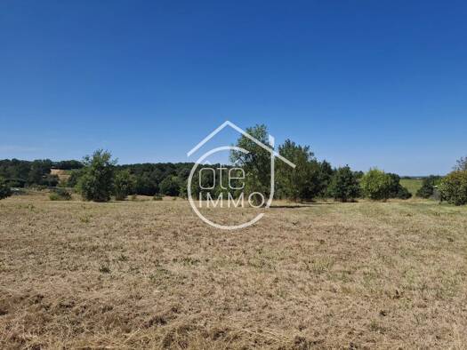 Terrain constructible à vendre 42 000 € 2 489 m² de terrain Thénac 24240
