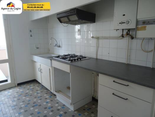 Appartement à louer 600 € 4 pièces 3 chambres 105 m² Étage 1/2 Coeur de Ville Saint-Gaudens 31800