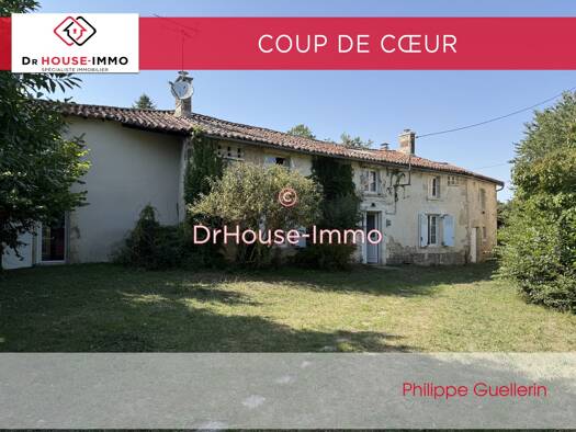 Maison à vendre 217 800 € 6 pièces 3 chambres 207 m² 3 000 m² de terrain Ayron 86190