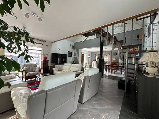 Maison à vendre 464 000 € 7 pièces 6 chambres 227,1 m² 1 208 m² de terrain La Croix-en-Touraine 37150