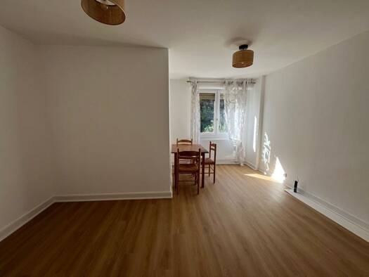 Appartement à louer 509 € 3 pièces 2 chambres 55 m² 3ème étage Urbain Centre Ancien Tulle 19000