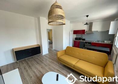 Appartement à louer 385 € 1 pièce 2 chambres 10 m² 2ème étage Saint Martin Périgueux 24000
