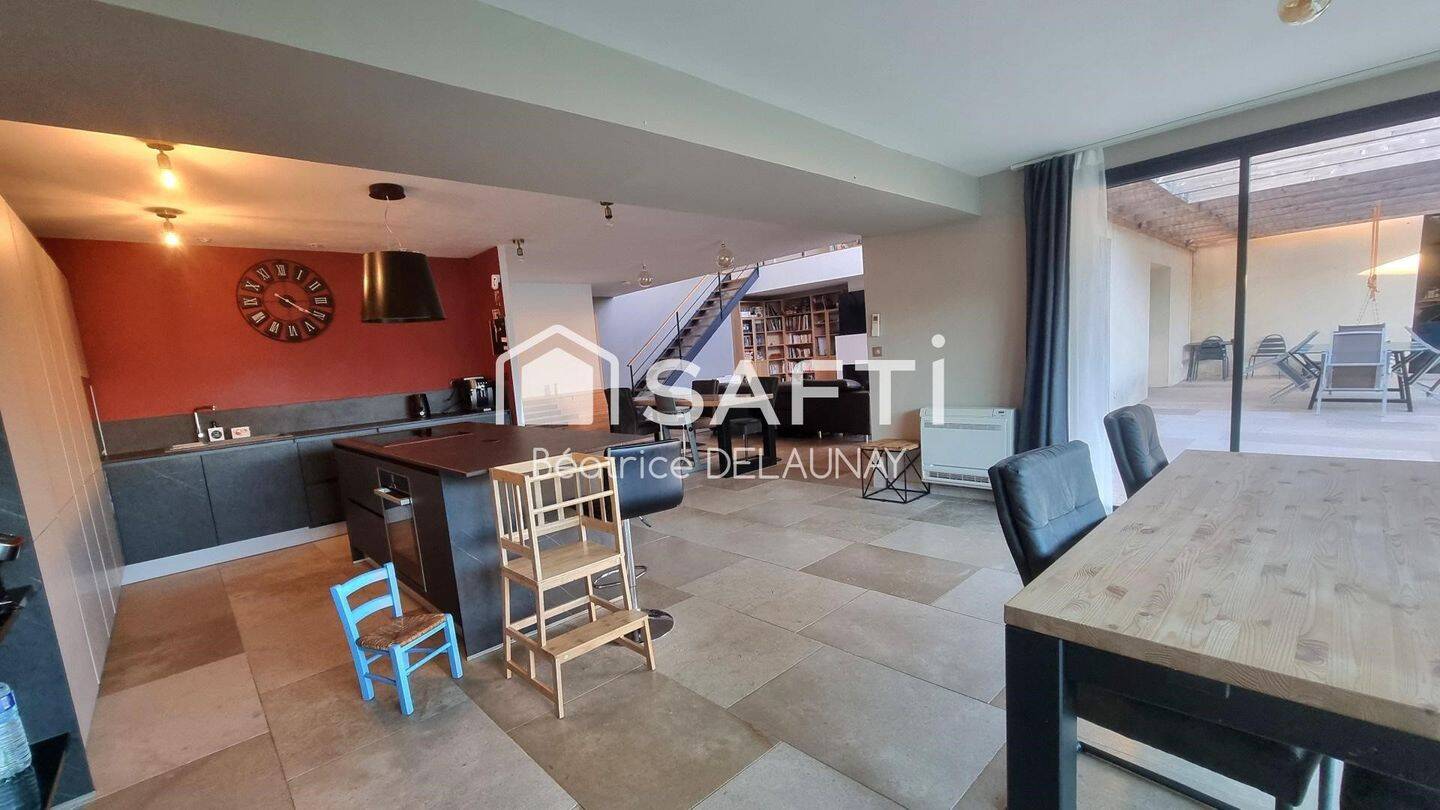 Maison à vendre, 230m², SAINT LAURENT D'AIGOUZE