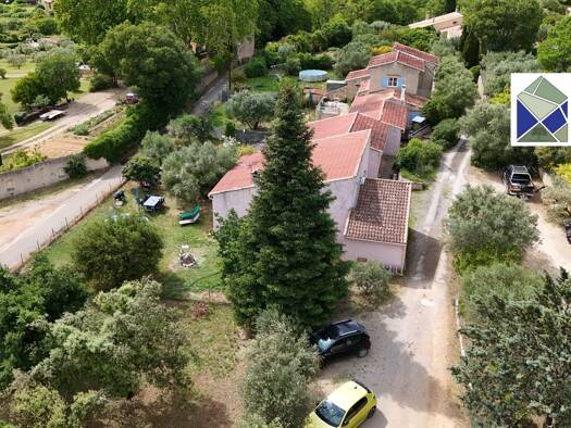 Maison à vendre 205 783 € 4 pièces 2 chambres 75,42 m² 4 180 m² de terrain Cotignac 83570