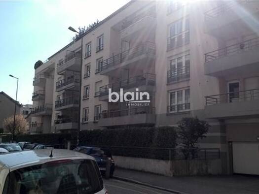 Appartement à louer 593 € 2 pièces 1 chambre 36,1 m² Étage 4/5 Grenoble 38000