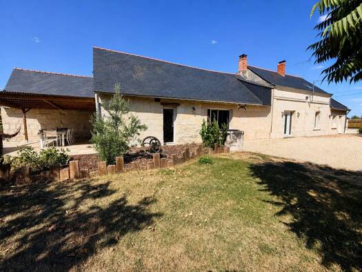 Maison à vendre 399 000 € 8 pièces 5 chambres 187 m² 3 617 m² de terrain Villebernier 49400