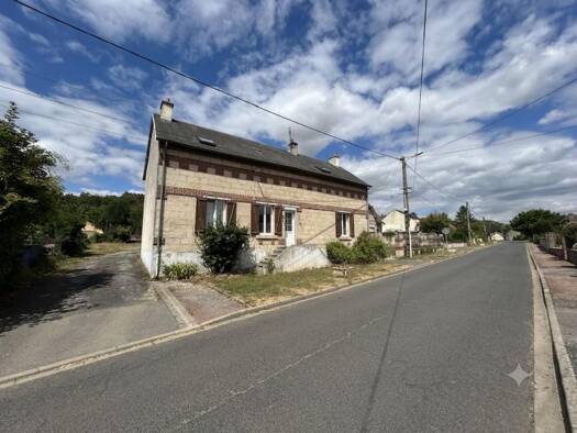 Maison à vendre 158 900 € 7 pièces 5 chambres 180 m² 1 204 m² de terrain Coucy-la-Ville 02380