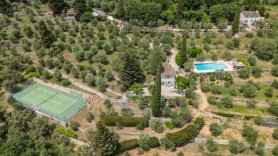 Maison à vendre 3 750 000 € 14 pièces 9 chambres 364,1 m² 25 603 m² de terrain Cabris 06530