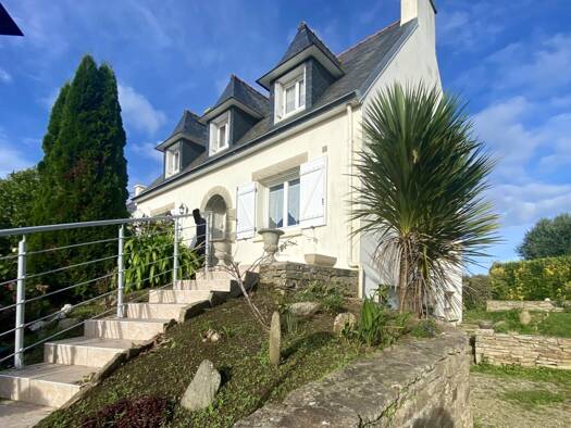 Maison à vendre 284 230 € 5 pièces 3 chambres 97 m² 720 m² de terrain Plozévet 29710