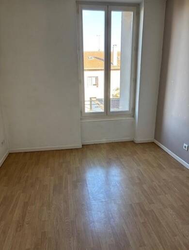 Duplex à vendre 50 000 € 2 pièces 1 chambre 38 m² RDC/2 Montrond les Bains 42210