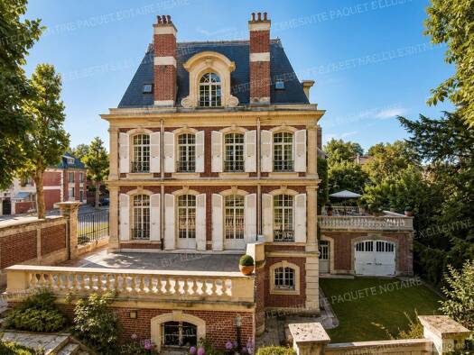 Maison à vendre 549 000 € 9 pièces 7 chambres 404 m² 4 301 m² de terrain Nord Est Chauny 02300