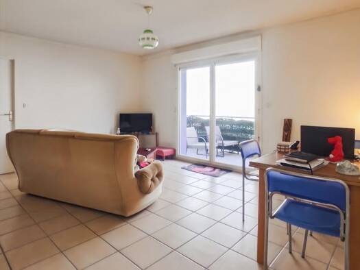 Appartement à vendre 97 200 € 3 pièces 2 chambres 57 m² Étage 2/2 Nord Saint-Astier 24110