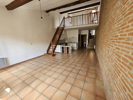 Appartement à louer 595 € 2 pièces 1 chambre 65,8 m² Étage 2/2 Verfeil 31590