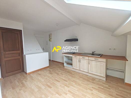 Appartement à vendre 139 000 € 2 pièces 1 chambre 27 m² Dernier étage, Étage 4/4 Centre Ville-Calais Argenteuil 95100
