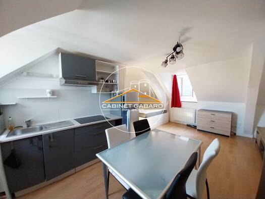 Appartement à vendre 122 800 € 1 pièce 19,58 m² Étage 2/2 Centre Angers 49100
