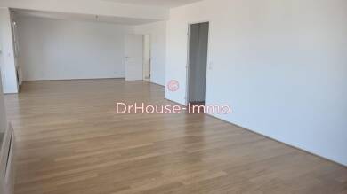 Appartement à louer 2 100 € 5 pièces 3 chambres 137 m² RDC/1 Centre Lille 59000
