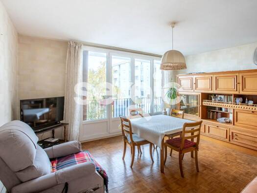 Appartement à vendre 169 000 € 4 pièces 3 chambres 85 m² Étage 2/4 Centre Hospitalier Pontoise 95300