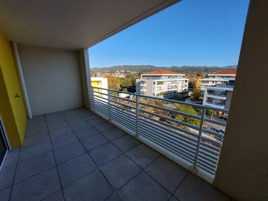 Appartement à louer 742 € 2 pièces 1 chambre 40,7 m² Étage 4/4 Château Gombert Marseille 13ème arrondissement 13013