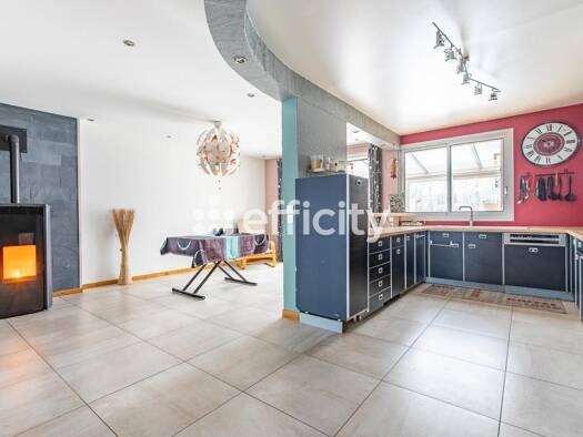 Maison de ville à vendre 319 000 € 6 pièces 3 chambres 133 m² 175 m² de terrain Centre Ville Crépy-en-Valois 60800