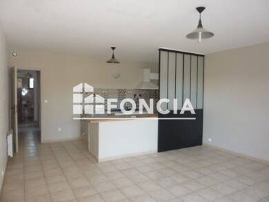 Appartement à louer 760 € 3 pièces 2 chambres 60,9 m² RDC Les Ponches-Les Naves Manosque 04100