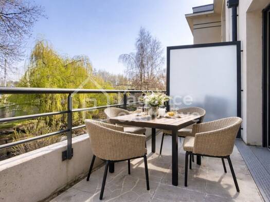 Appartement à louer 900 € 3 pièces 2 chambres 69 m² Étage 1/2 Lille 59160