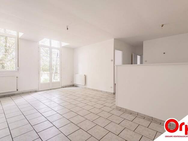 Appartement à vendre 49 900 € 3 pièces 2 chambres 52,5 m² RDC/3 Faubourg d'Isle-Neuville Saint-Quentin 02100
