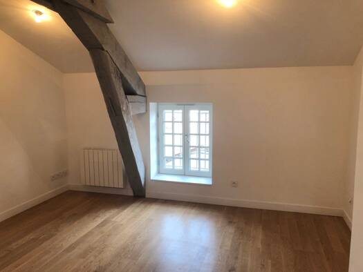 Studio à louer 499 € 1 pièce 27 m² 3ème étage dès le 12/06/2026 Montferrand Clermont-Ferrand 63000