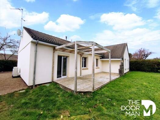 Maison de plain-pied à vendre 189 000 € 4 pièces 3 chambres 95 m² 522 m² de terrain Champfleur 72610