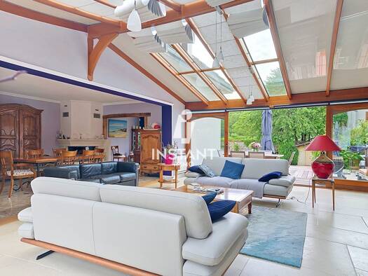 Maison à vendre 359 000 € 8 pièces 5 chambres 208,28 m² 824 m² de terrain Peripherie Nangis 77370