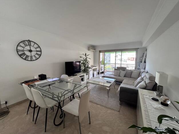Appartement à louer 1 458 € 3 pièces 2 chambres 81 m² Sainte Anne Vence 06140