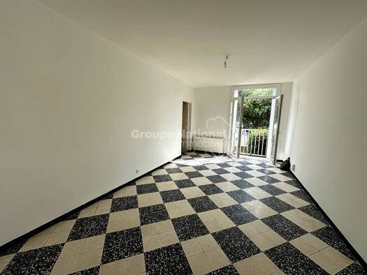 Appartement à louer 670 € 3 pièces 2 chambres 59 m² RDC/2 Courbessac Nîmes 30000