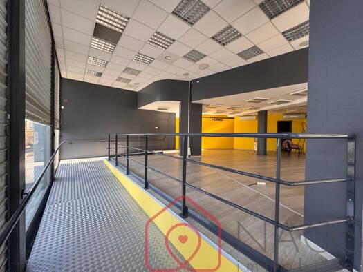 Local commercial à vendre 294 000 € 266 m² de surface de vente Centre Sedan 08200