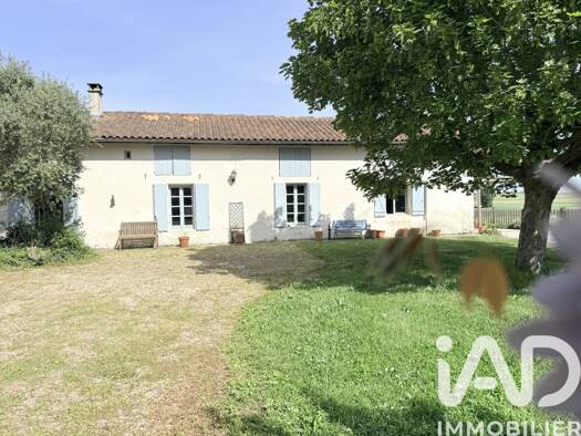 Maison à vendre 205 000 € 7 pièces 4 chambres 160 m² 1 090 m² de terrain Arthenac 17520
