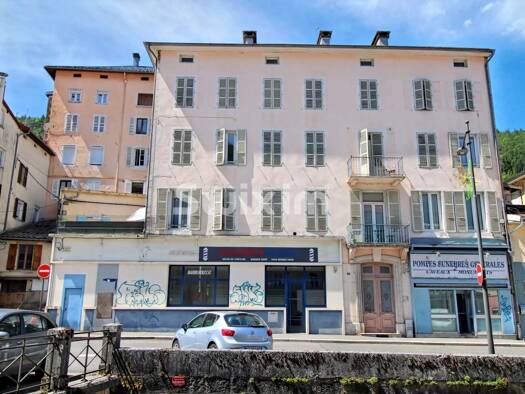 Immeuble à vendre 440 000 € 326 m² Bas et Centre Hauts de Bienne 39400