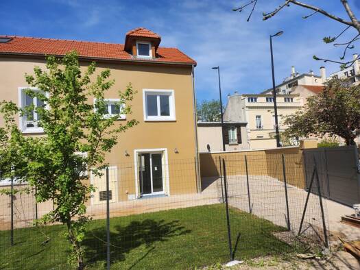 Pavillon à louer 2 150 € 4 pièces 3 chambres 85 m² 97 m² de terrain Centre Ville-Coteaux Champigny-sur-Marne 94500