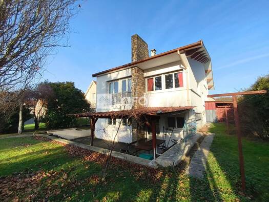 Maison à vendre 236 500 € 8 pièces 4 chambres 204 m² 667 m² de terrain Charmes 88130