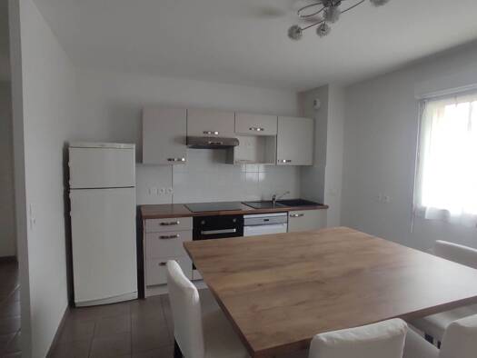 Appartement à louer 925 € 3 pièces 2 chambres 70 m² 1er étage Saint Denis en Bugey 01500