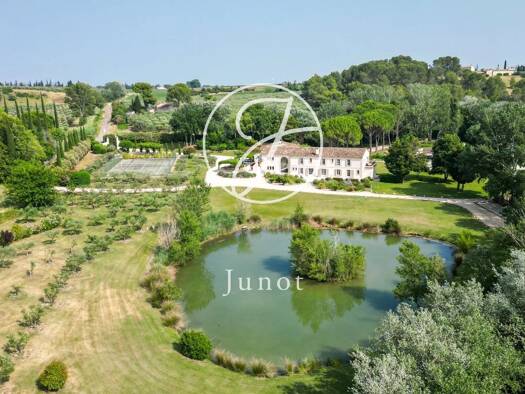 Maison à vendre 6 900 000 € 18 pièces 8 chambres 640 m² Beauséjour-La Fameuse-Moulès Arles 13280