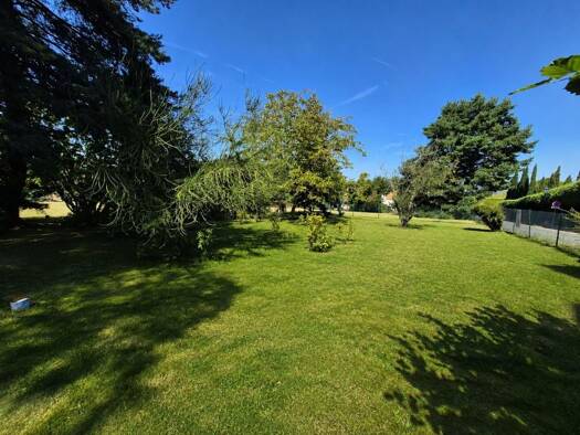 Terrain constructible à vendre 535 000 € 774 m² de terrain Sud Chambourcy 78240