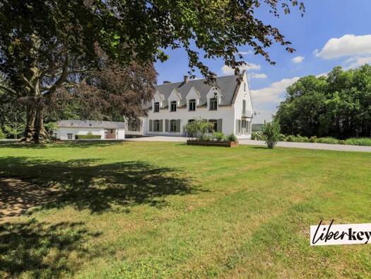 Château à vendre 1 999 000 € 8 pièces 8 chambres 262 m² 108 913 m² de terrain Zuytpeene 59670