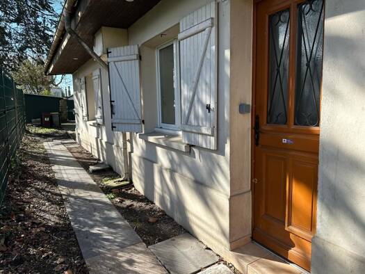 Maison à louer 991 € 2 pièces 1 chambre 48 m² 100 m² de terrain General de Gaulle-Iles Montfermeil 93370