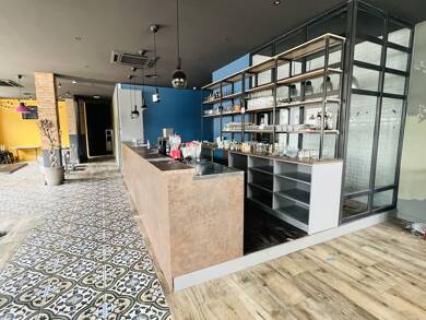 Local commercial à louer 3 340 € 299 m² de surface de vente L'Horme 42152