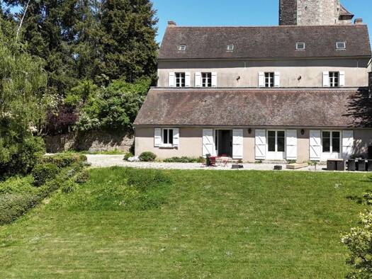 Maison de plain-pied à vendre 315 000 € 6 pièces 4 chambres 220 m² 4 876 m² de terrain Centre Ville Autun 71400