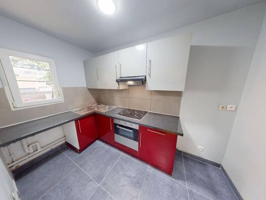 Maison de plain-pied à louer 1 345 € 3 pièces 2 chambres 62 m² Cité Pierre et Marie Curie Ivry-sur-Seine 94200