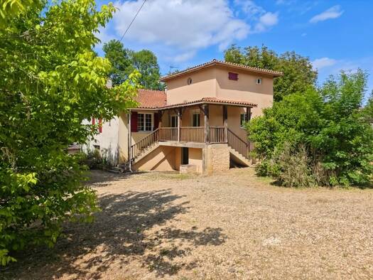 Maison à vendre 175 000 € 5 pièces 4 chambres 140 m² 2 467 m² de terrain Douville 24140
