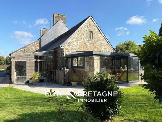 Maison à vendre 483 553 € 11 pièces 7 chambres 167 m² 10 400 m² de terrain Pluzunet 22140