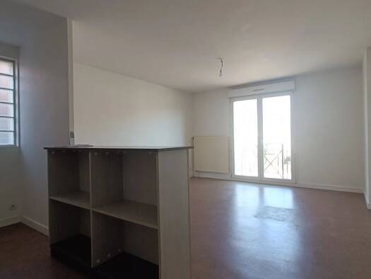 Appartement à vendre 97 000 € 2 pièces 1 chambre 48 m² Étage 1/2 Poitiers 86000