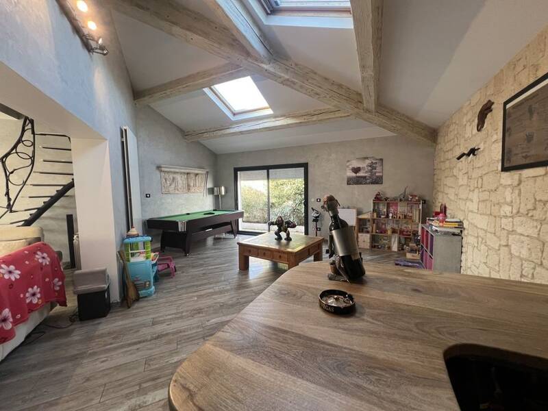 Maison à vendre, 200m², SAINT VICTORET