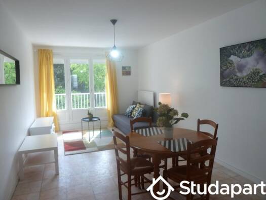 Appartement à louer 1 102 € 3 pièces 2 chambres 61 m² 3ème étage Nantes Erdre Nantes 44300